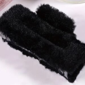 soft faux fur hair claw clip | fluffy hair clutch black