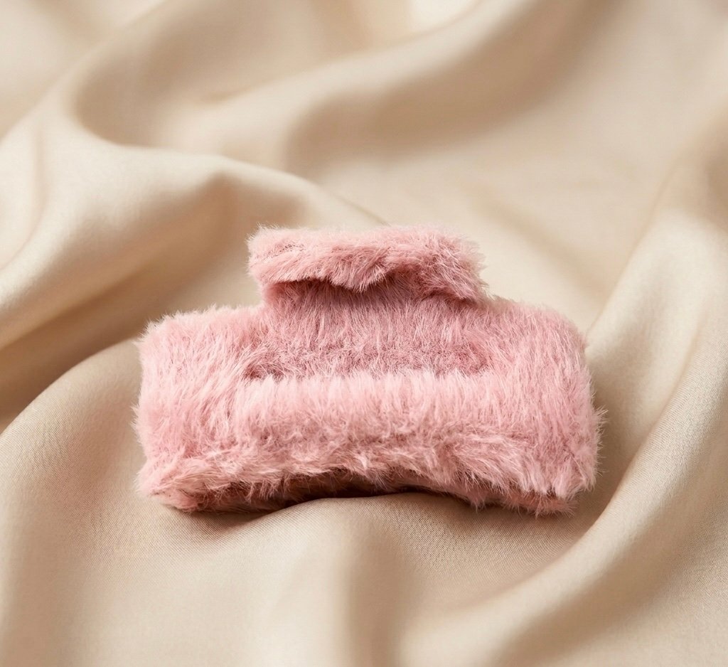 soft faux fur hair claw clip | fluffy hair clutch peach soft faux fur hair claw clip | fluffy hair clutch peach